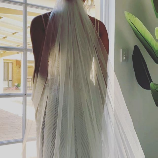 Sparkly details and pretty light shining through our gorgeous Jacqueline veil!
❤❤❤
#veil #bridalveil #sheerveil #cathedralveil #laceveil #bridalstyle #weddingstyle #bridalaccessories #weddingsale #perthwedding #perthbride #veilsale